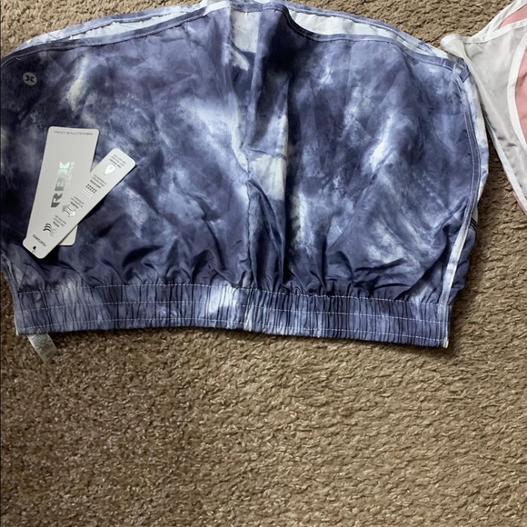 2 gym shorts - Picture 5 of 11